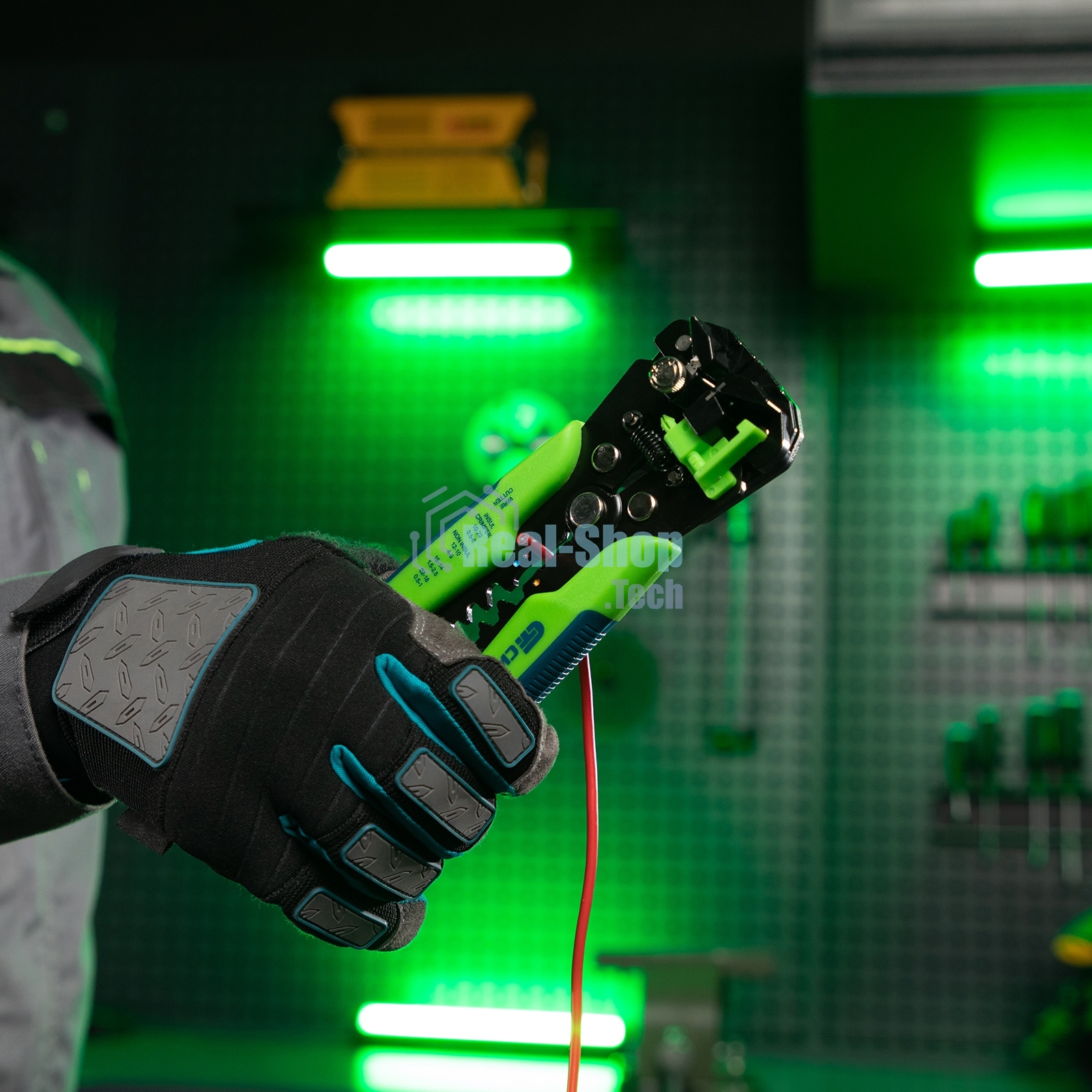 Щипцы для зачистки электропроводов Сибртех функция обрезания проводов