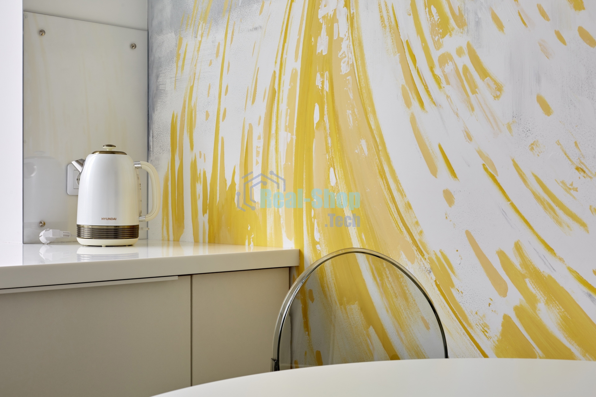 Чайник электрический Hyundai HYK-S4500 1.7л. 2200Вт жемчужный/золотистый (корпус: нержавеющая сталь/пластик)