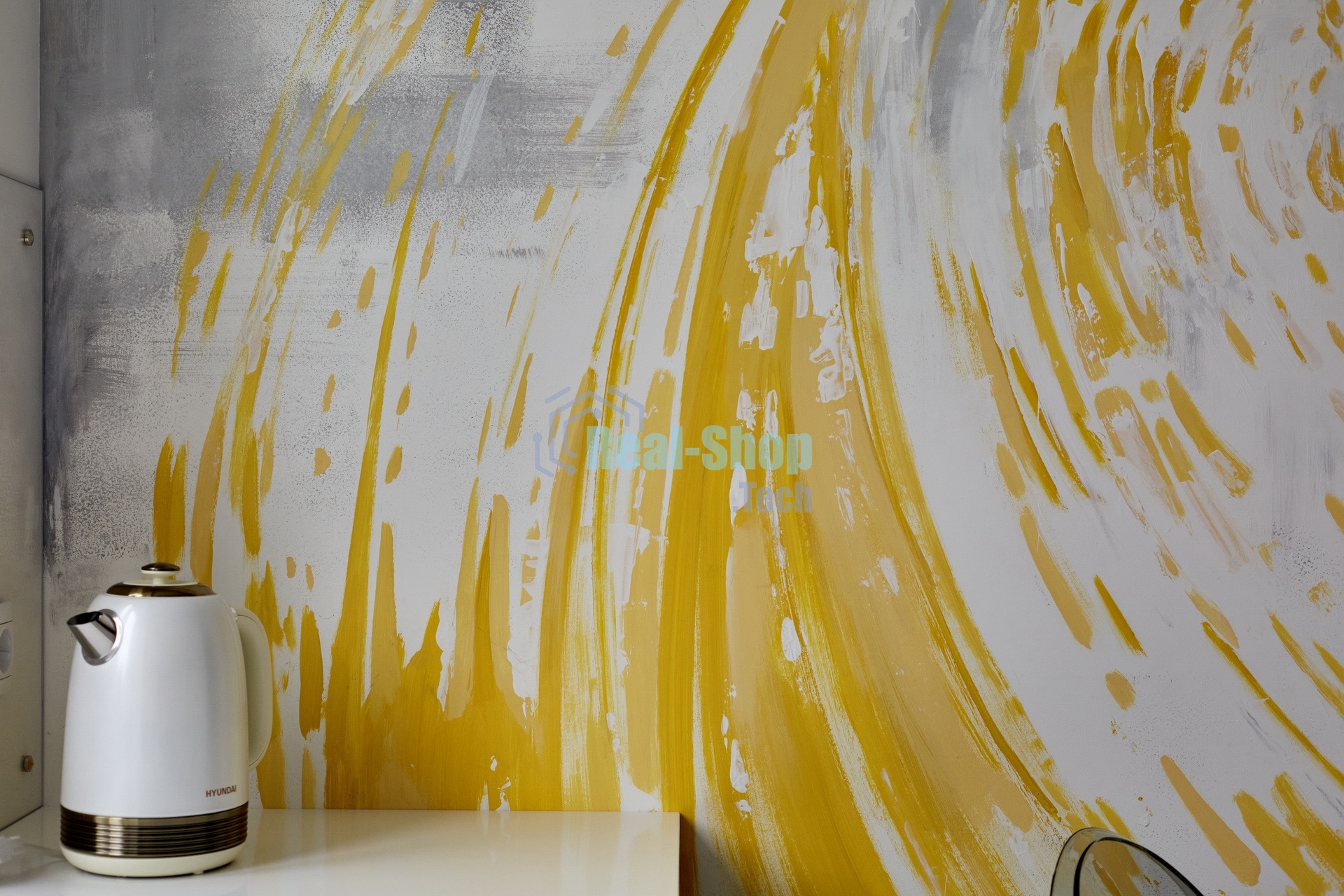 Чайник электрический Hyundai HYK-S4500 1.7л. 2200Вт жемчужный/золотистый (корпус: нержавеющая сталь/пластик)