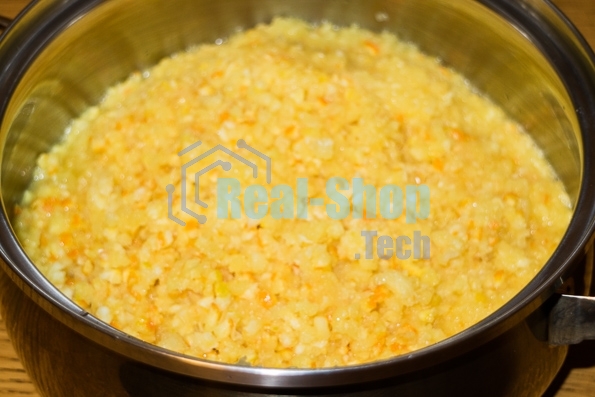 Мясорубка электрическая CASO FW 2000 серебристый, 2000 Вт, 2.5 кг/мин, реверс, защита от перегрузки, насадки - 5