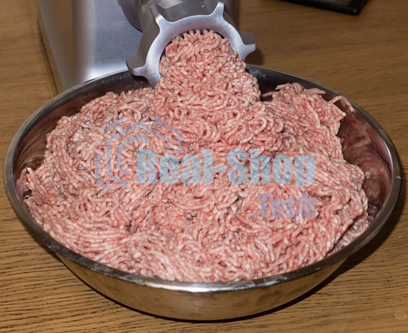 Мясорубка электрическая CASO FW 2000 серебристый, 2000 Вт, 2.5 кг/мин, реверс, защита от перегрузки, насадки - 5