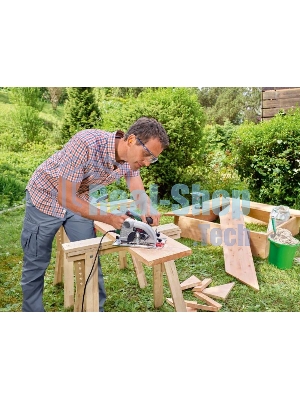 Пилы, Станки Bosch PKS 40 06033C5000 Ручная дисковая пила 850 Вт, глубина пропила под углом 90°: 0-40 мм, глубина пропила под углом 45°: 0-26 мм. Направляющая пластина 120 х 260 мм, масса 2,