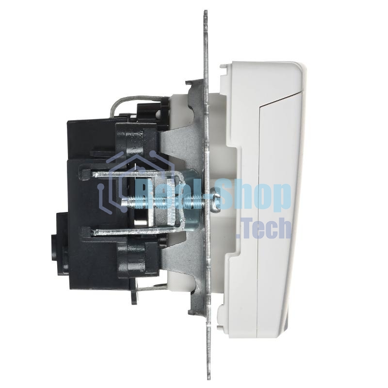 Розетка IEK BR-R16-16-K91 BRITE РСбш10-3-БрАБ 16А IP20 с заземл. защ. шторки с крышкой механизм арктич. бел.