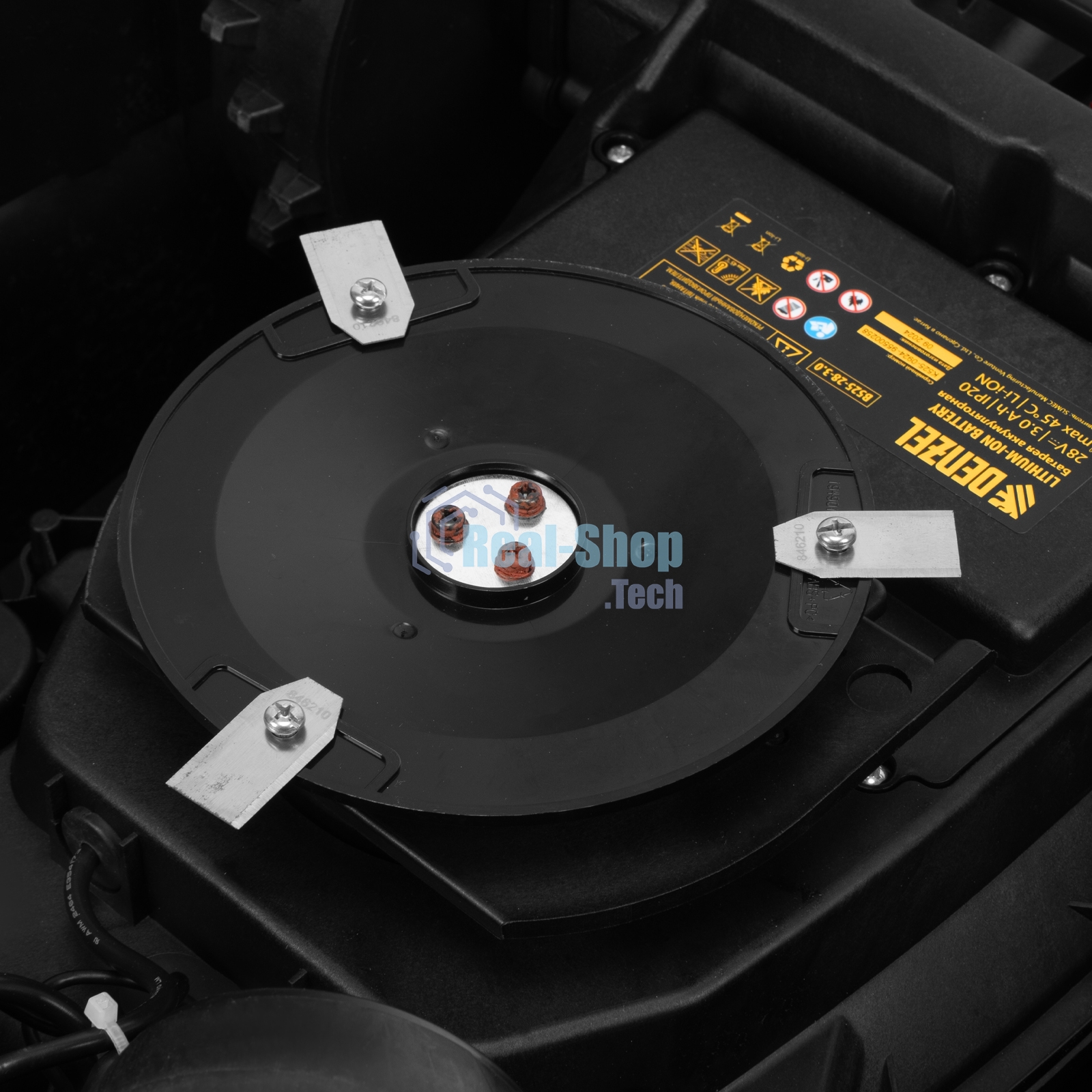 Робот-газонокосилка Denzel Grass Master 1000, ультразвуковой датчик, 3 Ач, LCD дисплей, Wi-Fi