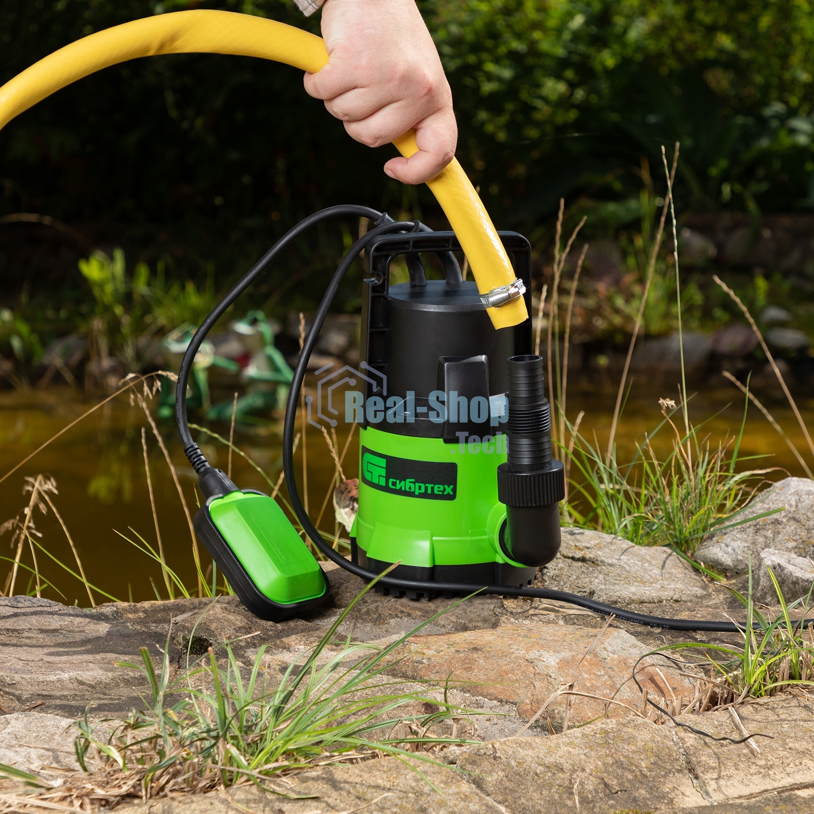 Дренажный насос Сибртех для чистой воды СДН300-5 300 Вт напор 65м 6500 л/ч