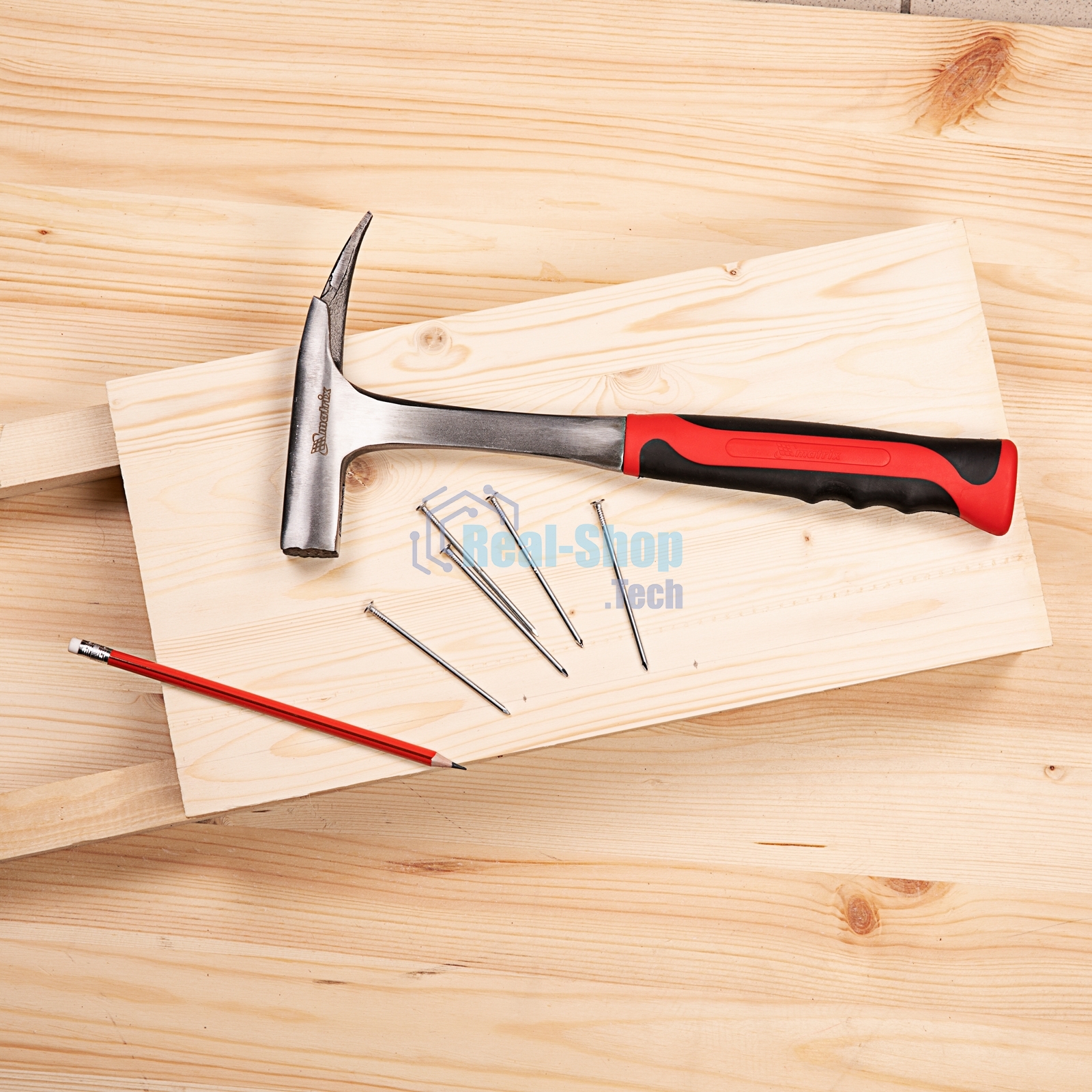 Молоток Matrix кровельщика 600г цельнометаллический двухкомпонентная рукоятка