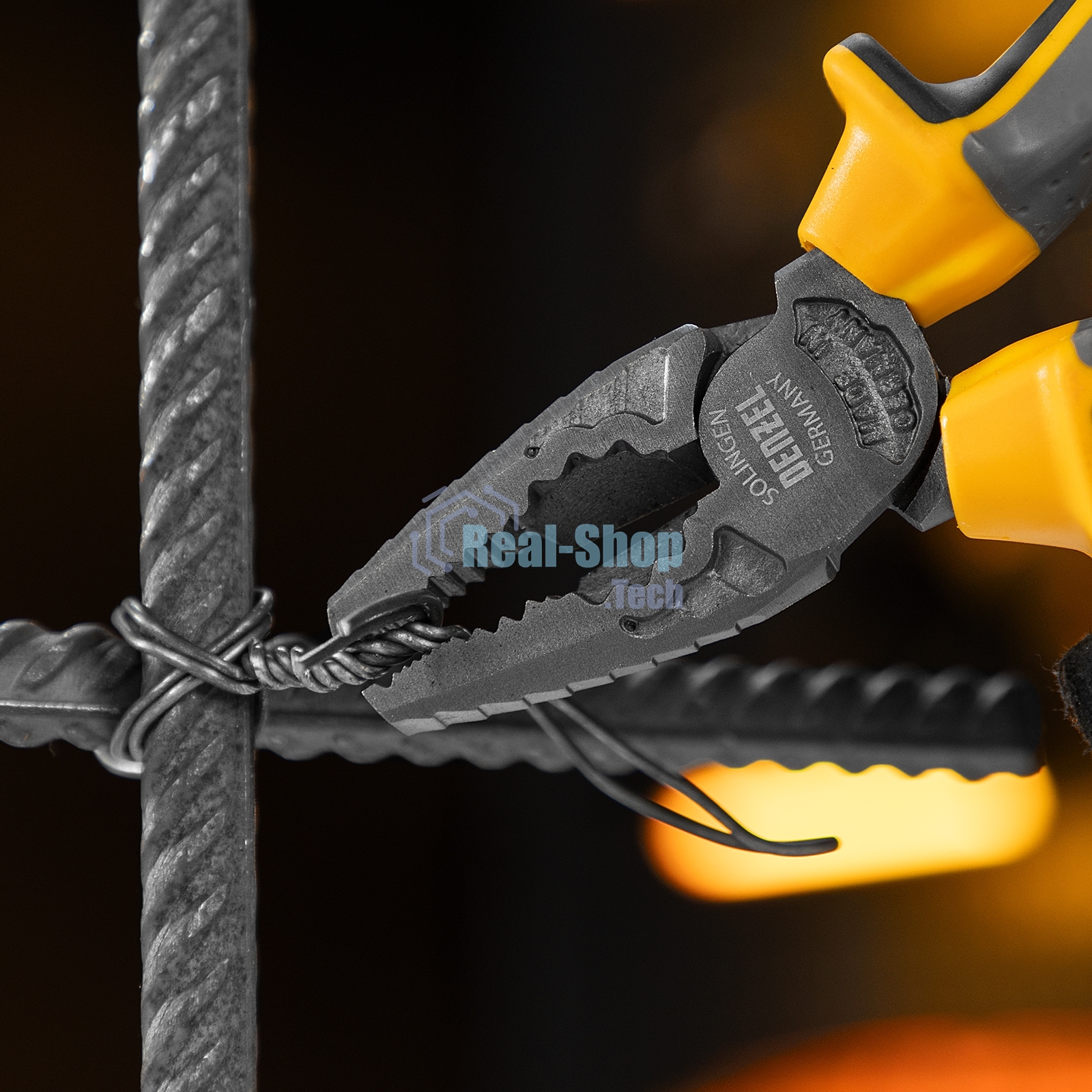 Плоскогубцы комбинированные Denzel 180 мм, трехкомпонентные рукоятки