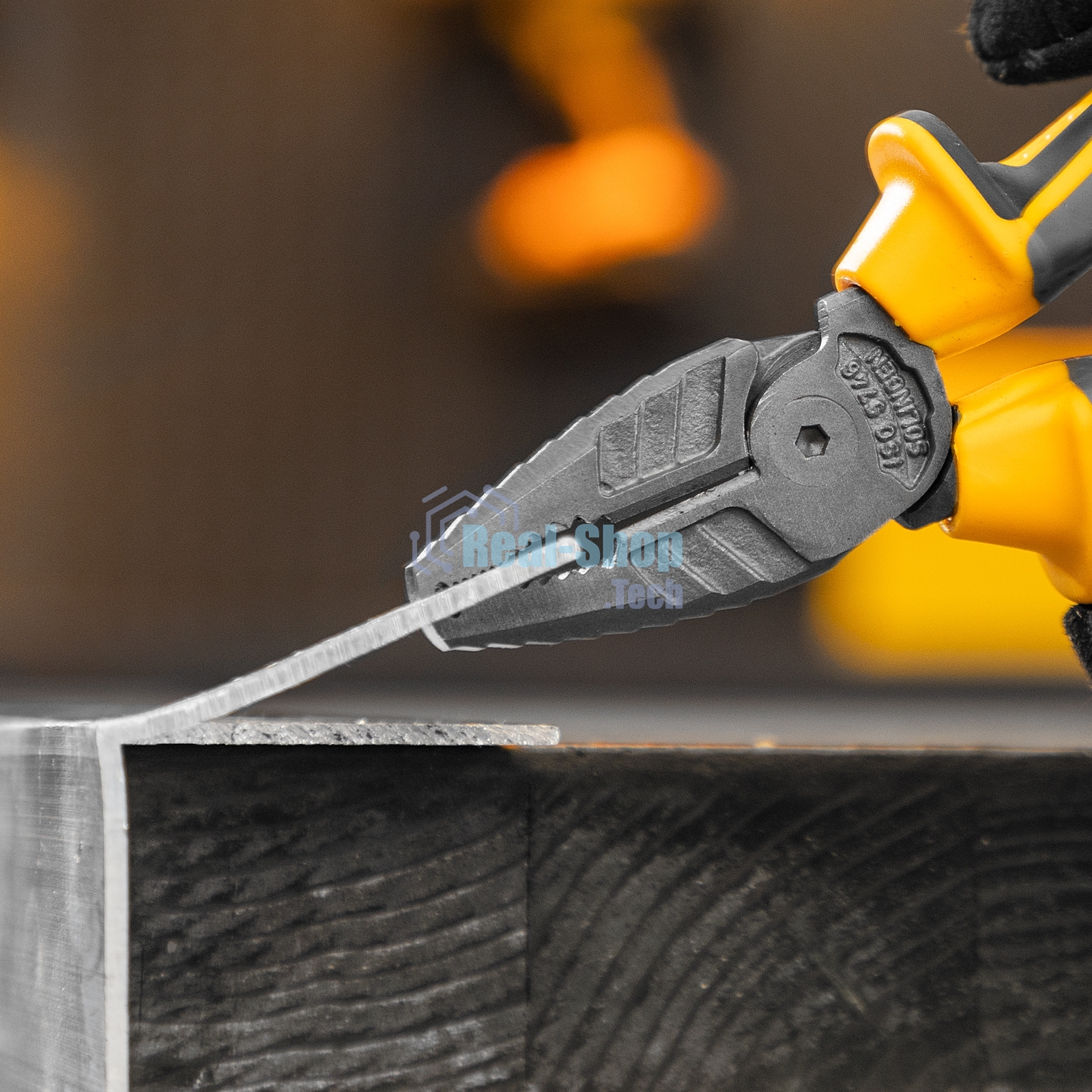 Плоскогубцы комбинированные Denzel 180 мм, трехкомпонентные рукоятки