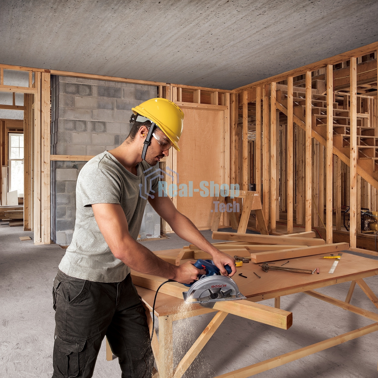 Циркулярная пила Bosch GKS 140 06016B3020