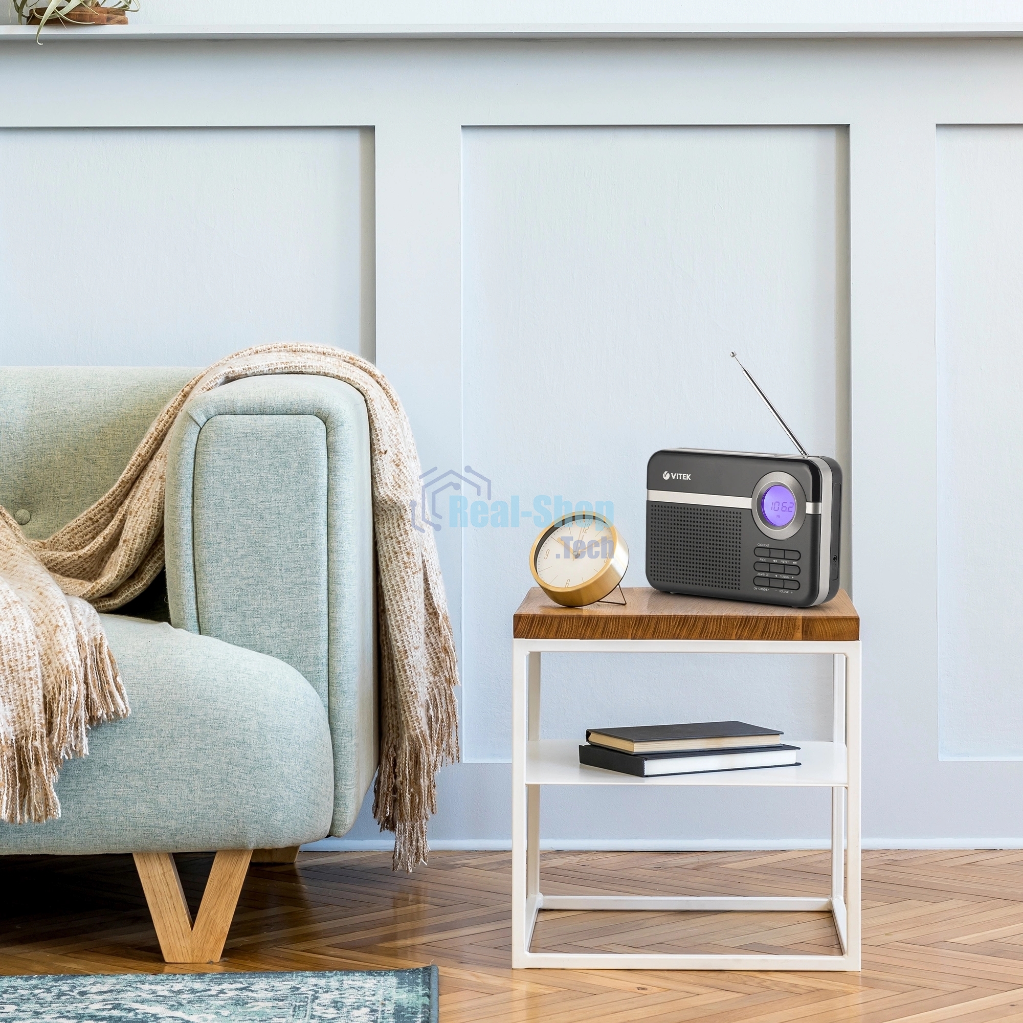 Радиоприемник Vitek VT-3592 (BK) Тип батареек UM-2/С. Выходная мощность 1 вт.