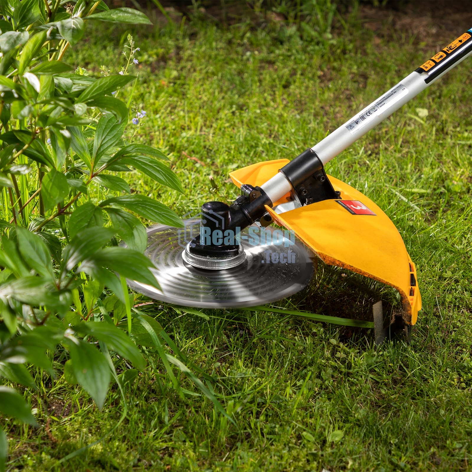 Триммер Denzel DT 33S бензиновый 33см3 1.8 лс. разъемная штанга состоит из 2 частей