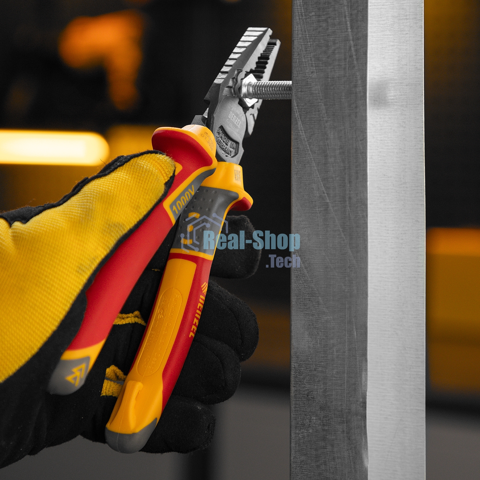 Плоскогубцы комбинированные Denzel диэлектрические трехкомпонентные рукоятки до 1000 В, 180 мм