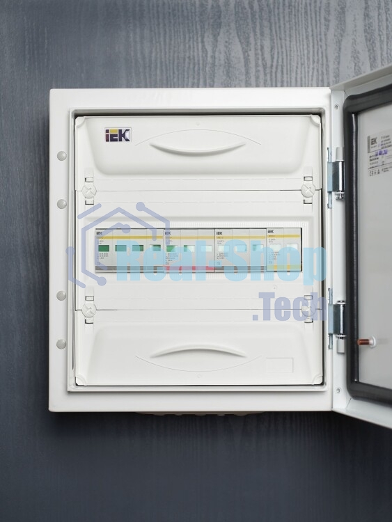 Ограничитель перенапряжения ОПС1-B 3P IEK MOP20-3-B