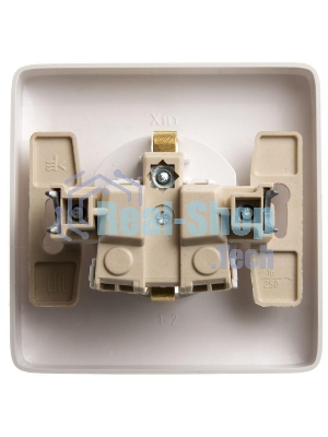 Розетка 1-м СП Хит 16А 250 В защ. шторки с заземл. бел. SchE RS16-136-B