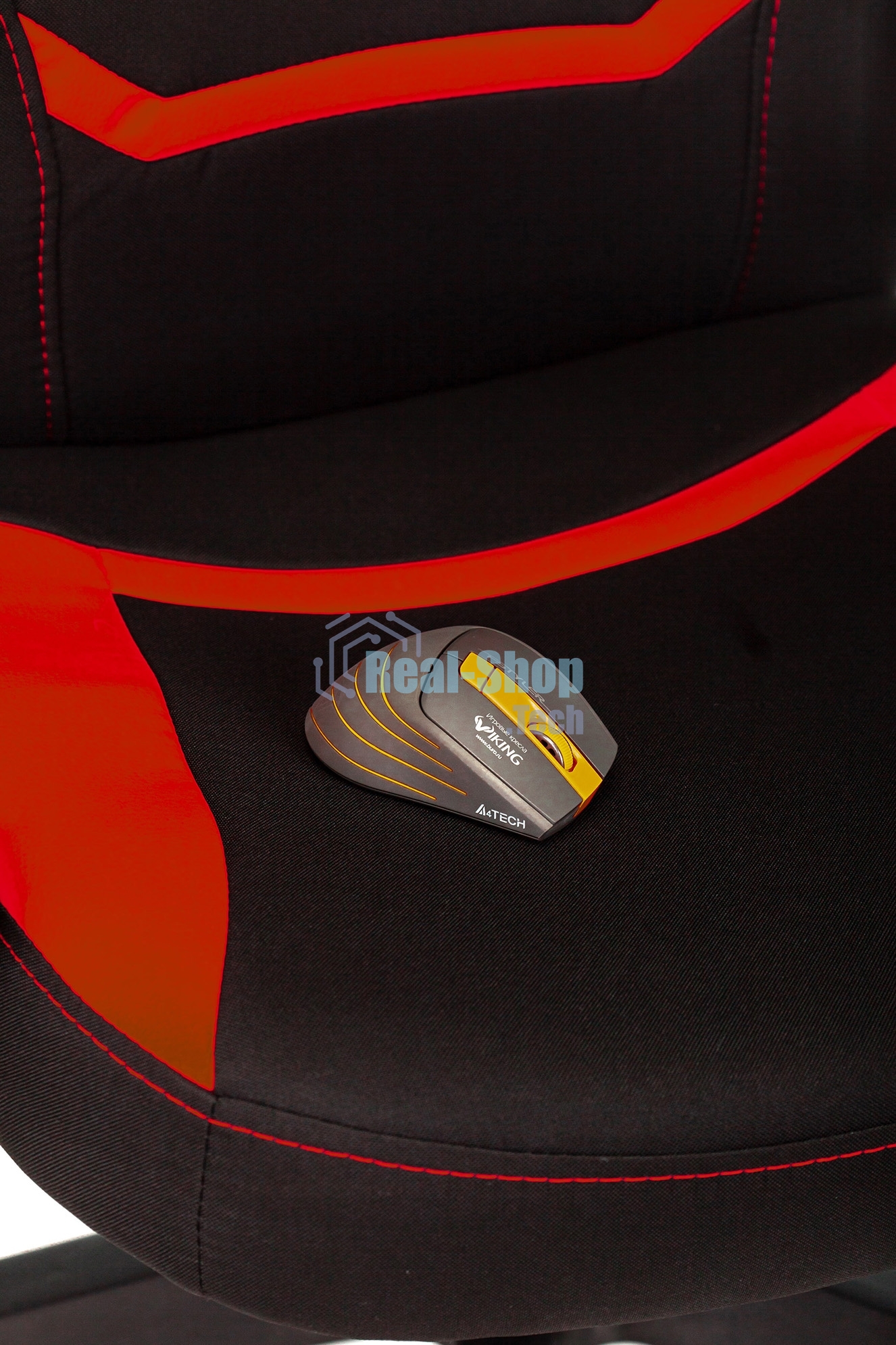 Кресло игровое Zombie 10 черный/красный искусст.кожа/ткань крестовина пластик