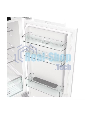 Встраиваемый холодильник Gorenje NRKI517142, полезный объем 243 л, электронное управление, цифровой дисплей, автоматическое размораживание No Frost, быстрое замораживание, интенсивное охлаждение, зона свежести с контролем влажности, слайдерное крепление, энергоэффективность А+