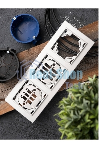 Рамка 3-местная Минск горизонтальная белая EKF Basic