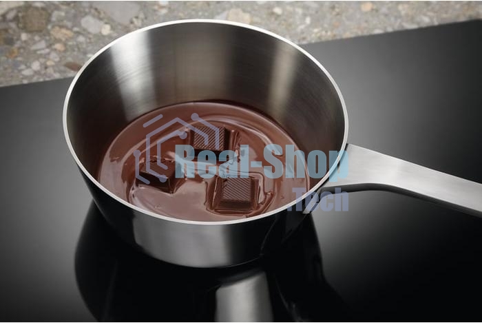 Индукционная варочная панель Electrolux CIR60430 на 4 конфорки, cтеклокерамика, мощность: 7350 Вт