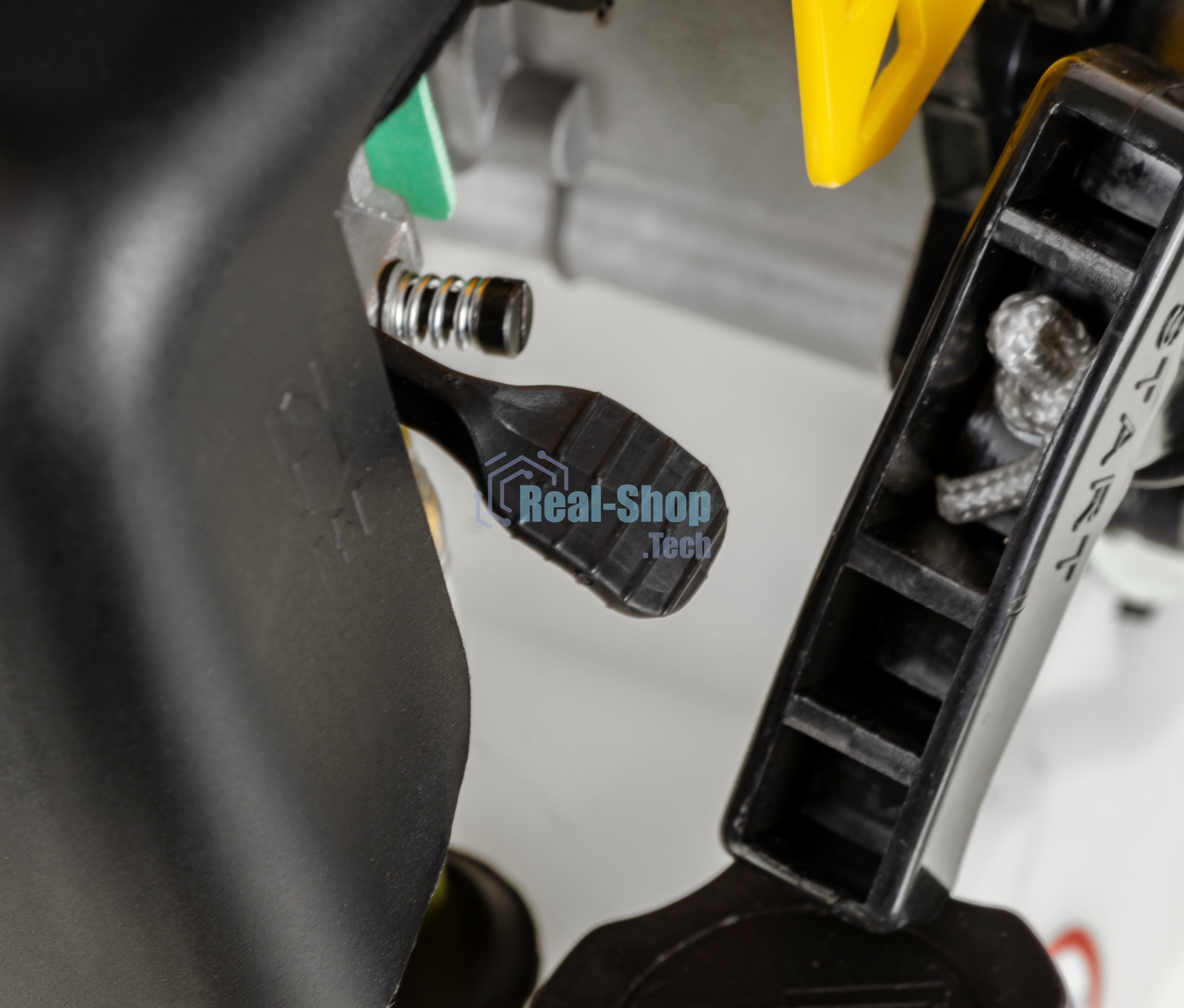 Триммер бензиновый Huter GGT-2450T 2500Вт неразбор.штан. реж.эл.: леска/нож