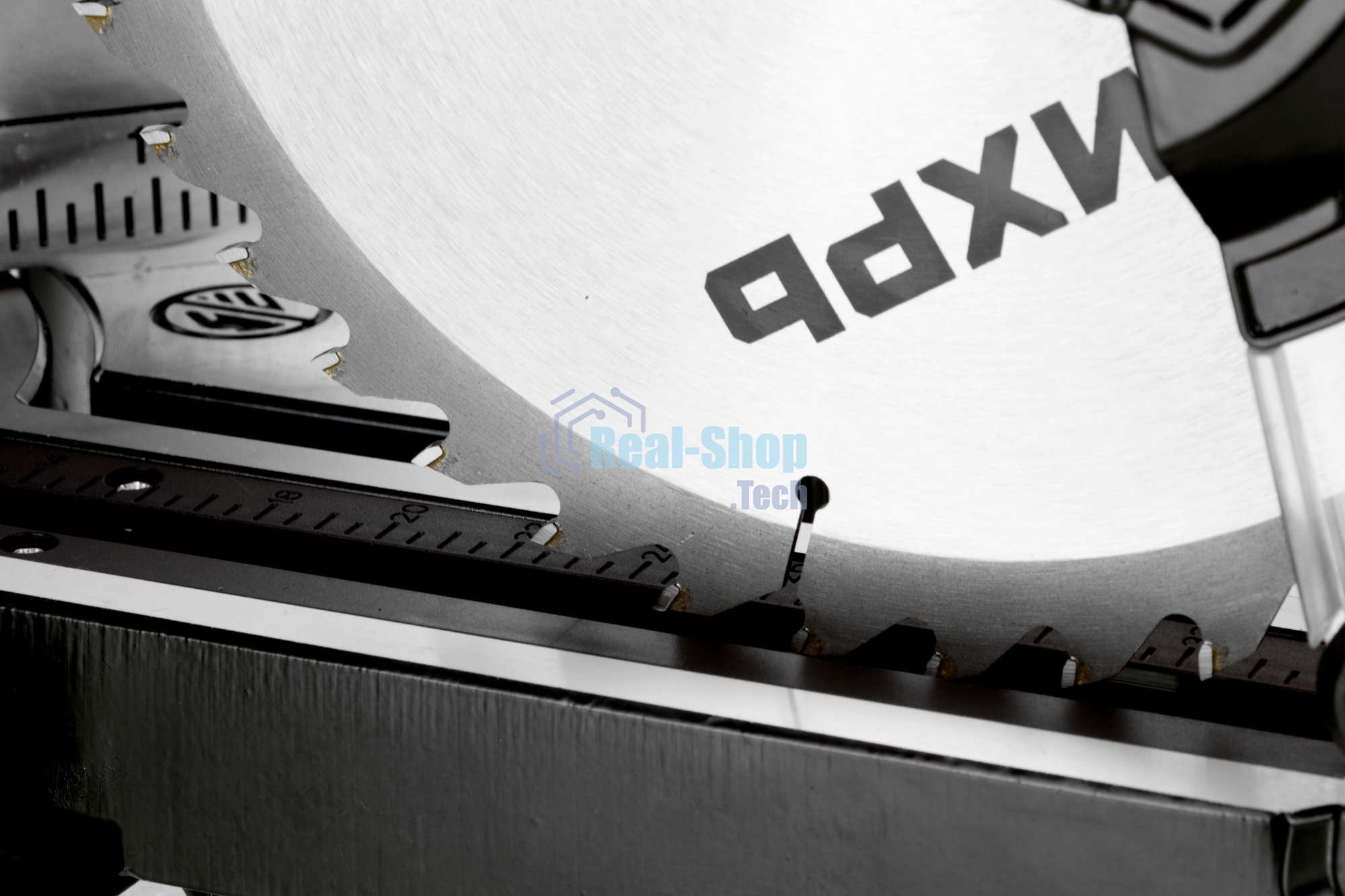 Торцовочная пила Вихрь ПТ-255А