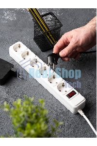 Сетевой фильтр EKF UFP10-375-6-03 6x3 м 10А/2,2 кВт с выкл. c/з ПВС 3х0,75 Блокбастер EKF PROxima