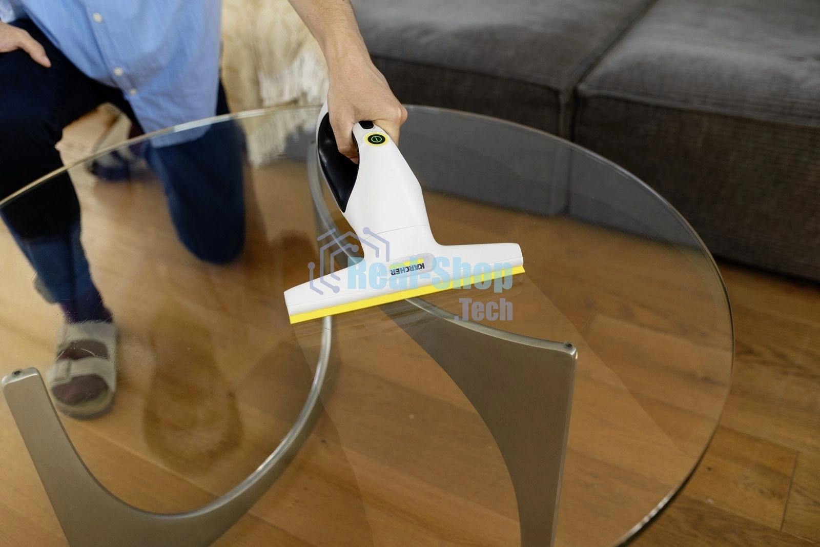 Мойщик окон Karcher WV 2 Universal Care шир.скреб.:280мм пит.:от аккум. белый/желтый