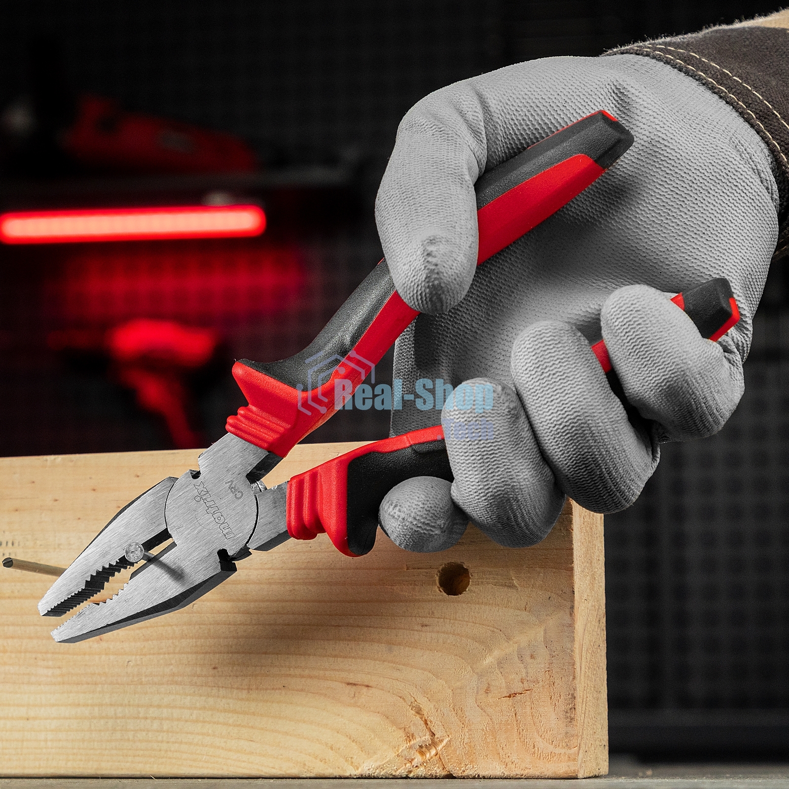 Плоскогубцы комбинированные Matrix, 200 мм, хром-ванадий, двухкомпонентные рукоятки