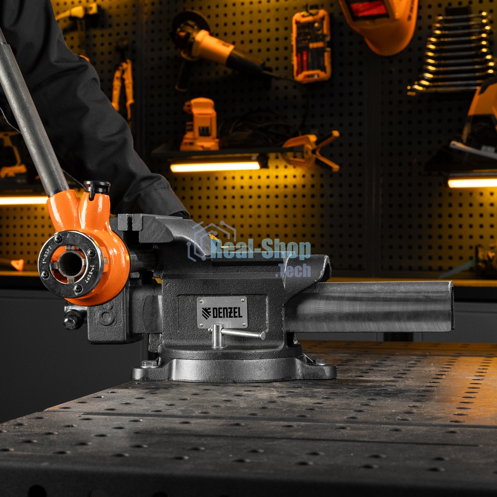 Тиски слесарные Denzel BVH-200, 200 мм, поворотные, стальная направляющая, с наковальней