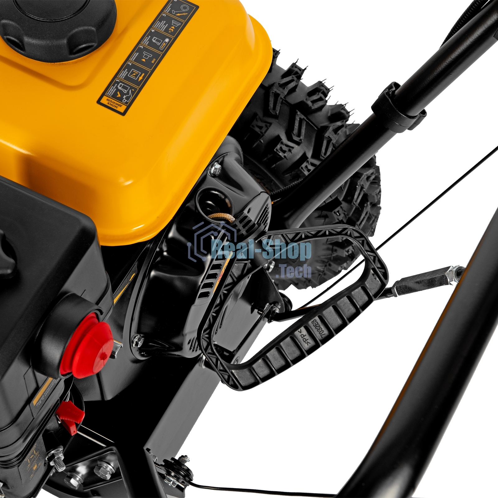 Бензиновая снегоуборочная машина Denzel SBM 610, 212cc, ручной старт, фара