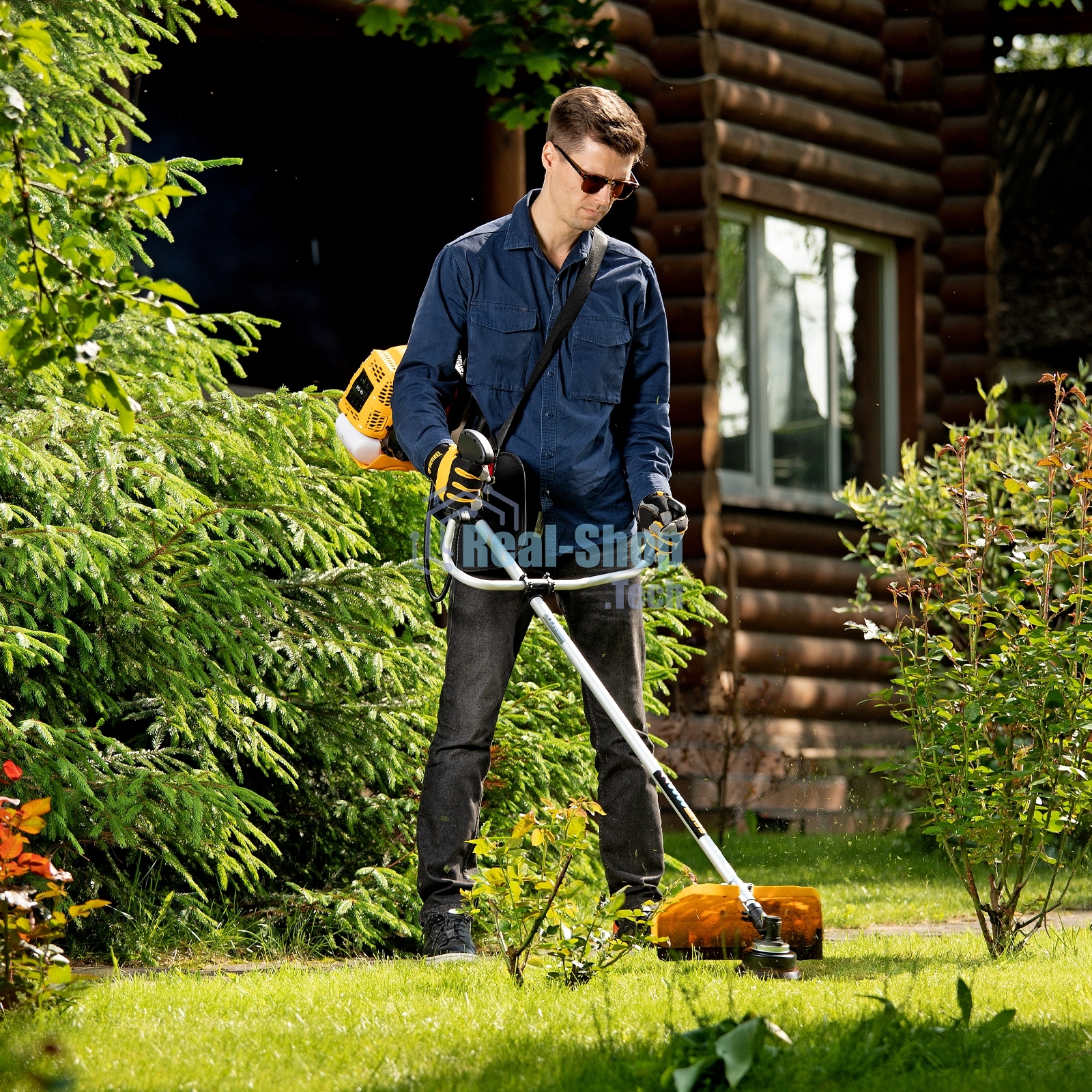 Триммер бензиновый Denzel DTL-43, 43 см3, неразъемная штанга, состоит из 2 частей