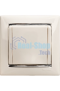 Розетка Valena с заземлением с крышкой (белая)