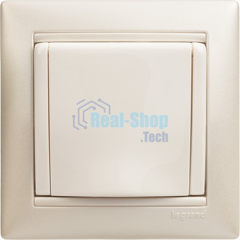 Розетка Valena с заземлением с крышкой (белая)