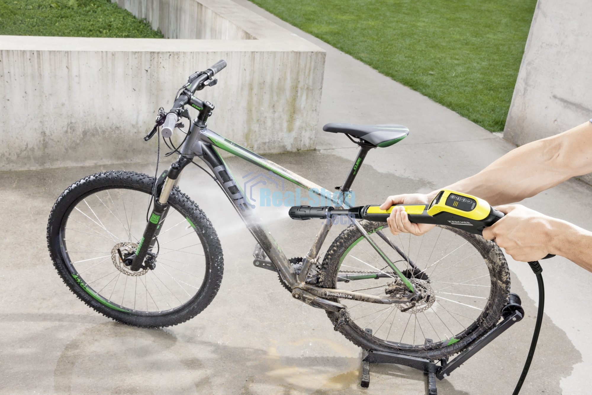 Минимойка Karcher K 5 Power Control *EU 2100Вт (1.324-550.0)