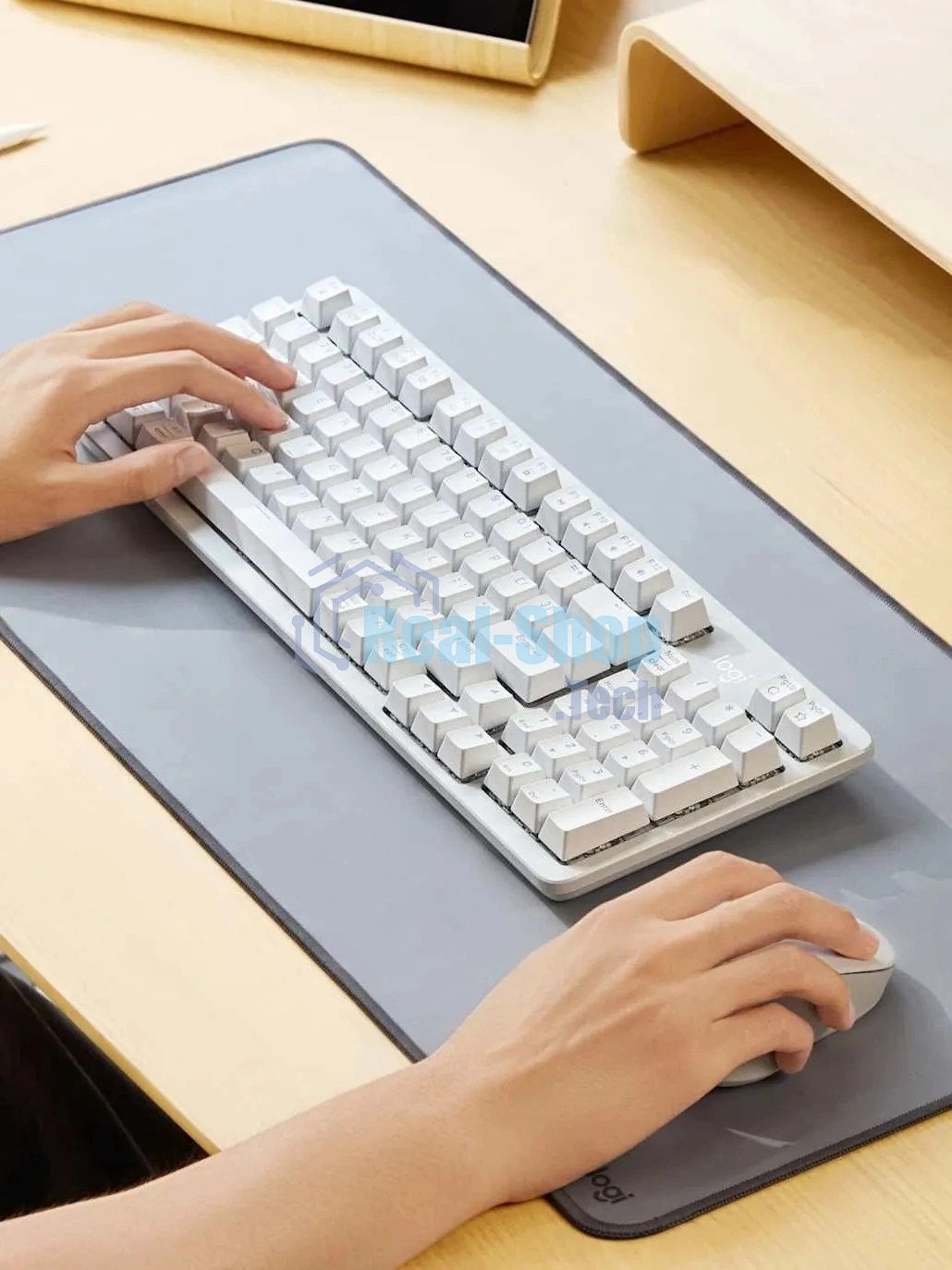 Клавиатура Logitech K868 гибридная, USB Type-A, Bluetooth, радиоканал, белый