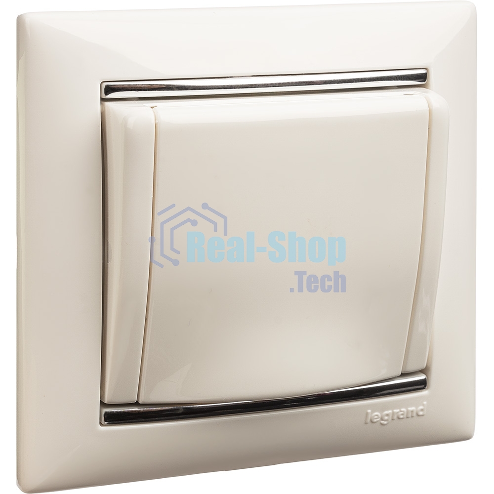 Розетка Valena с заземлением с крышкой (белая)