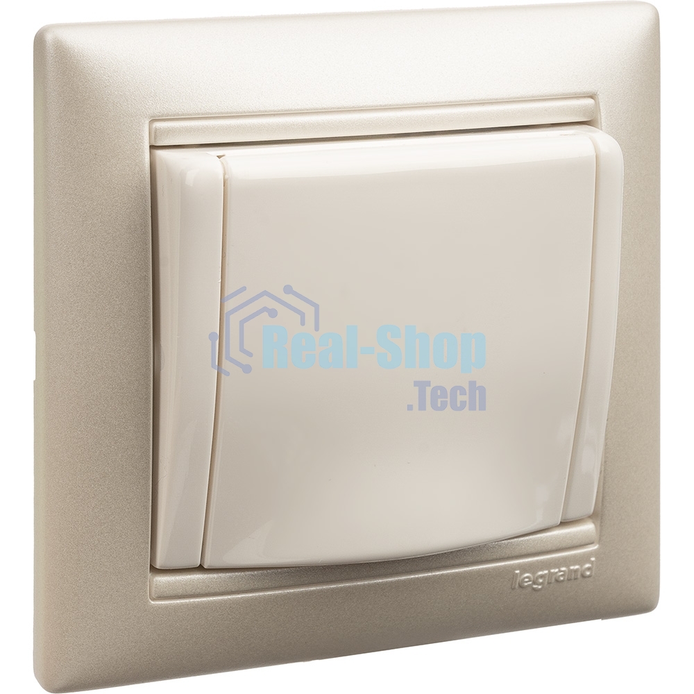 Розетка Valena с заземлением с крышкой (белая)