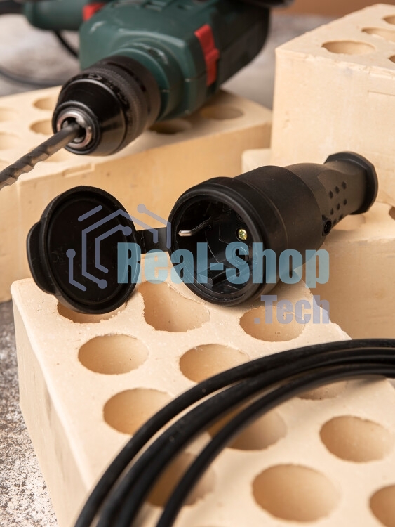 Розетка переносная 16А 230В 2P+PE с защ. крышкой IP44 каучук EKF RPS-012-16-230-44