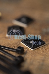 Площадка EKF plc-20x20-b самоклеящаяся (20х20 мм.) черная (100 шт.) EKF