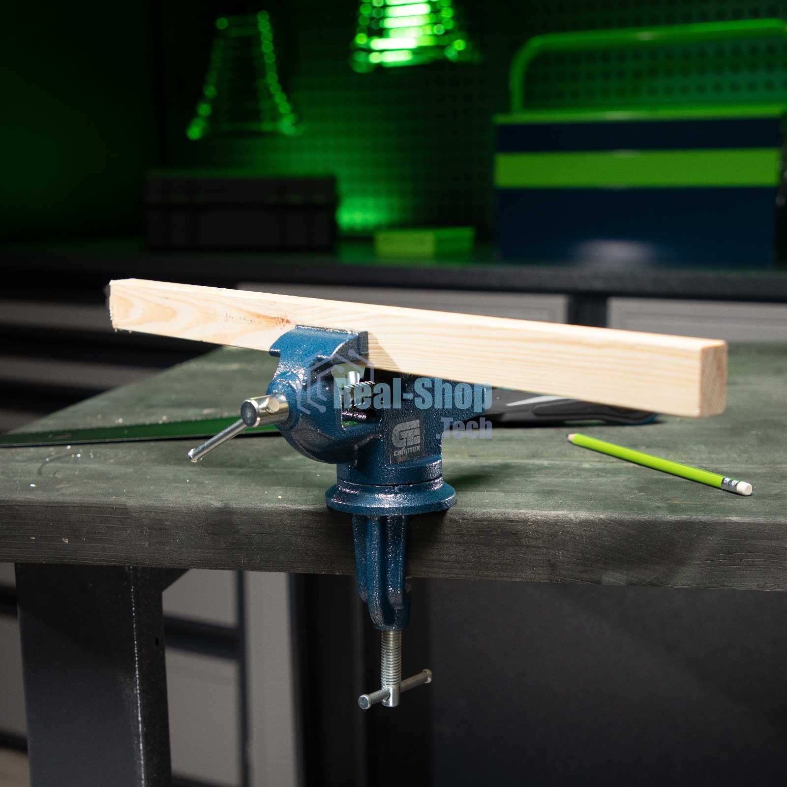 Тиски слесарные Сибртех, настольные, поворотные, ширина рабочих губок 50 мм, наковальня