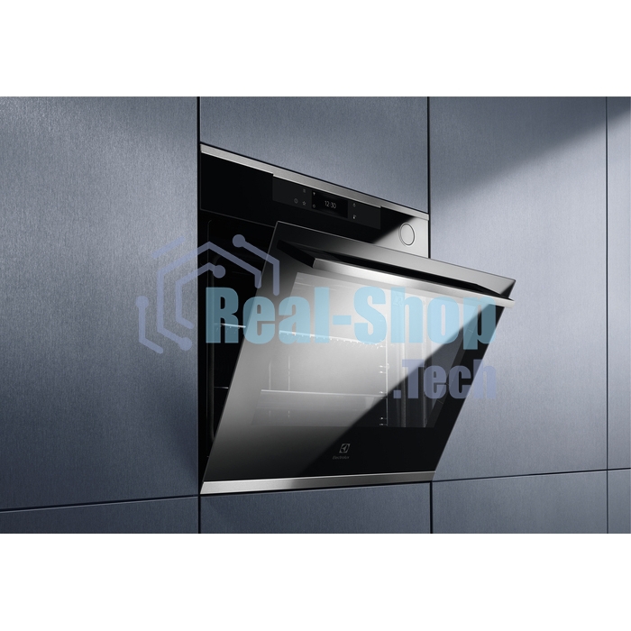 Духовой шкаф Electrolux с паром SteamCrisp, основной цвет - нержавеющая сталь, сенсорное управление, цветной ЖК-дисплей, электронное регулирование времени и температуры, будильник, таймер отключения, отложенный старт, хромированные направляющие из нержавеющей стали Easy Entry , телескопические направляющие FlexiRunners (1 ур) с изменением высоты установки, 3 стекла, пиролитическая очистка, термощуп, плавное закрытие дверцы SoftClosing, Италия