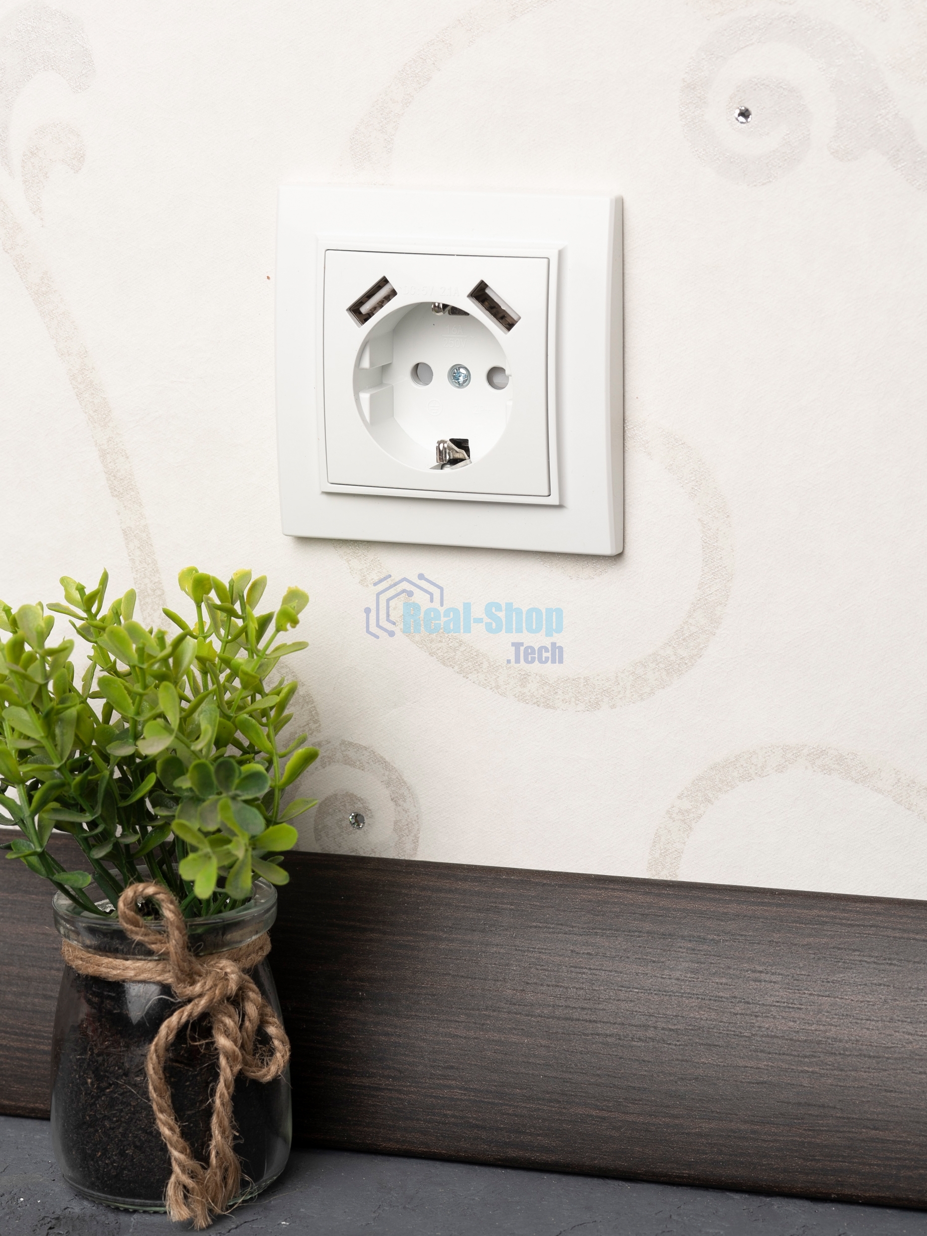 Розетка 1-местная СП с/з 16А белая с защ. штор. с 2 USB 2,1А EKF Минск