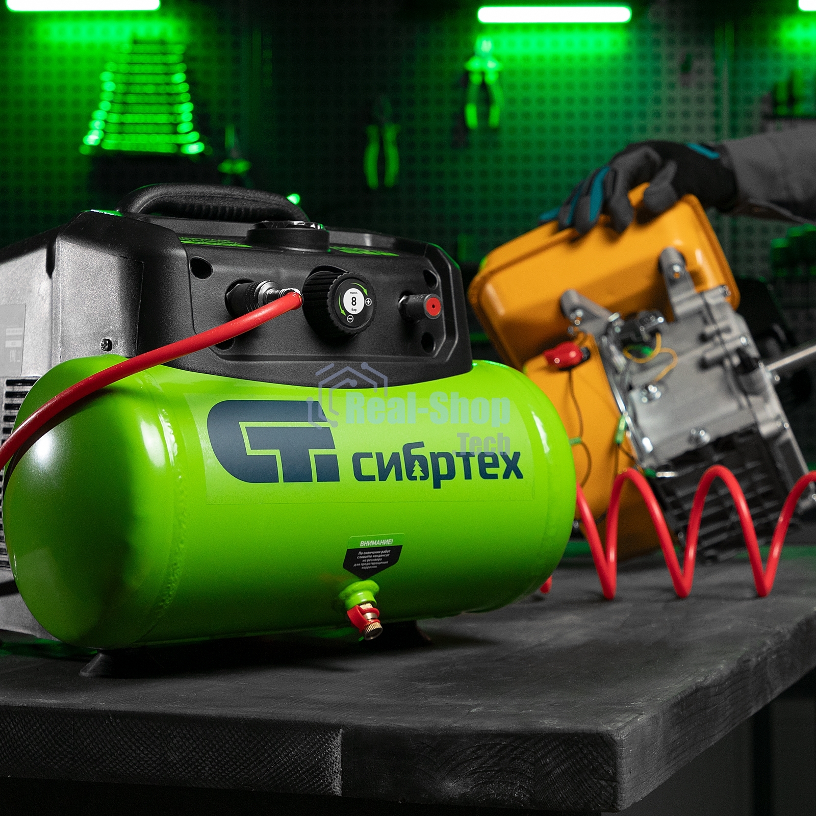 Компрессор воздушный безмаслянный Сибртех BL 1100/6 1100Вт, ресивер 6 литров, 180 л/мин