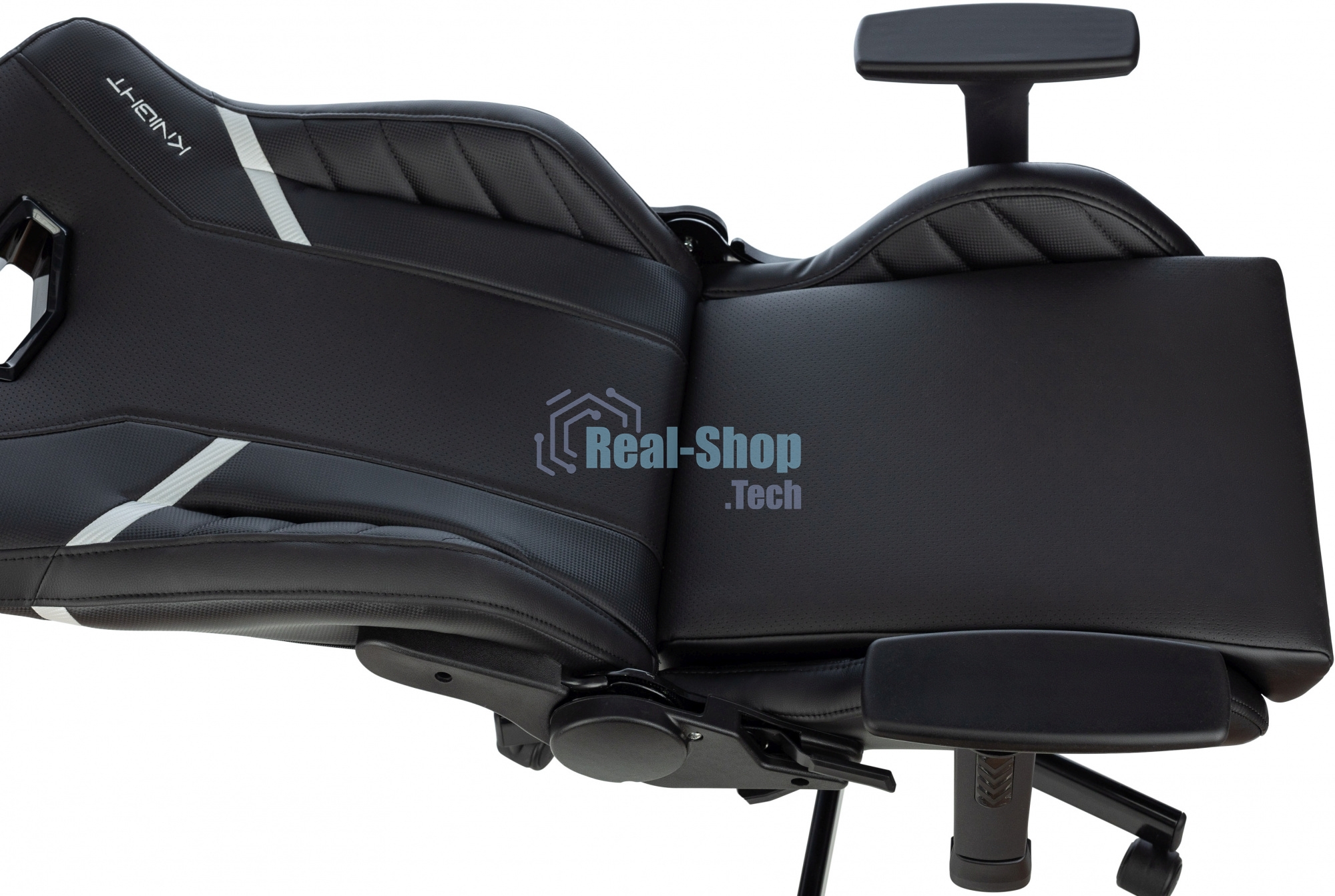 Кресло игровое Knight Thunder 5X черный эко.кожа крестов. металл