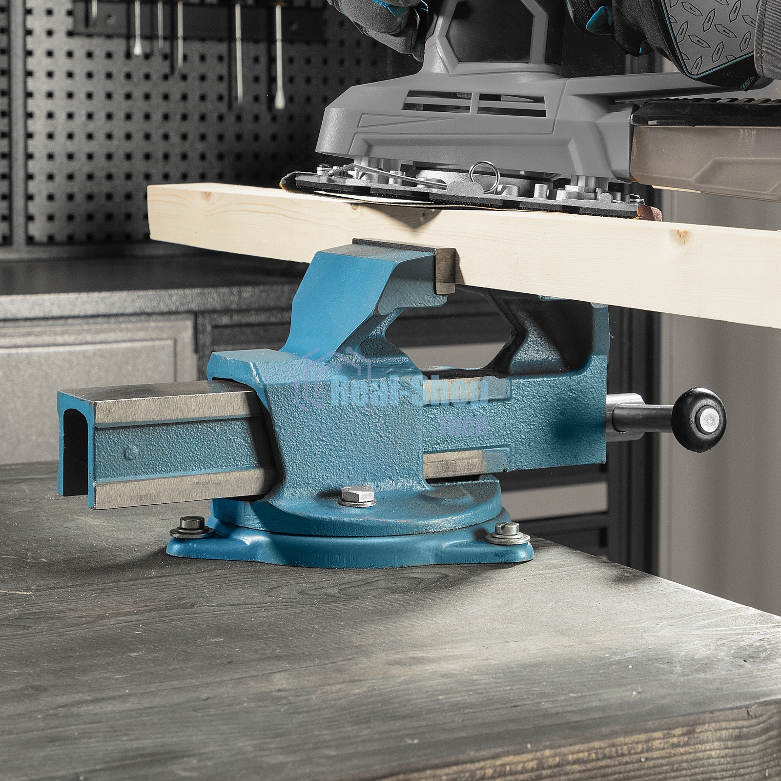 Тиски Россия слесарные,100 мм,поворотные 18663