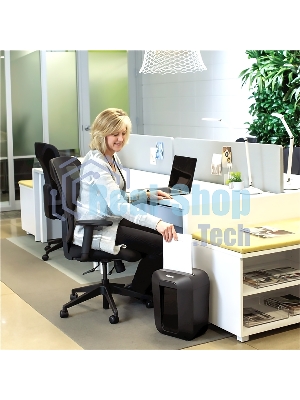 Шредер Fellowes PowerShred LX41 черный (секр.P-4)/перекрестный/8лист./17лтр./скрепки/скобы/пл.карты