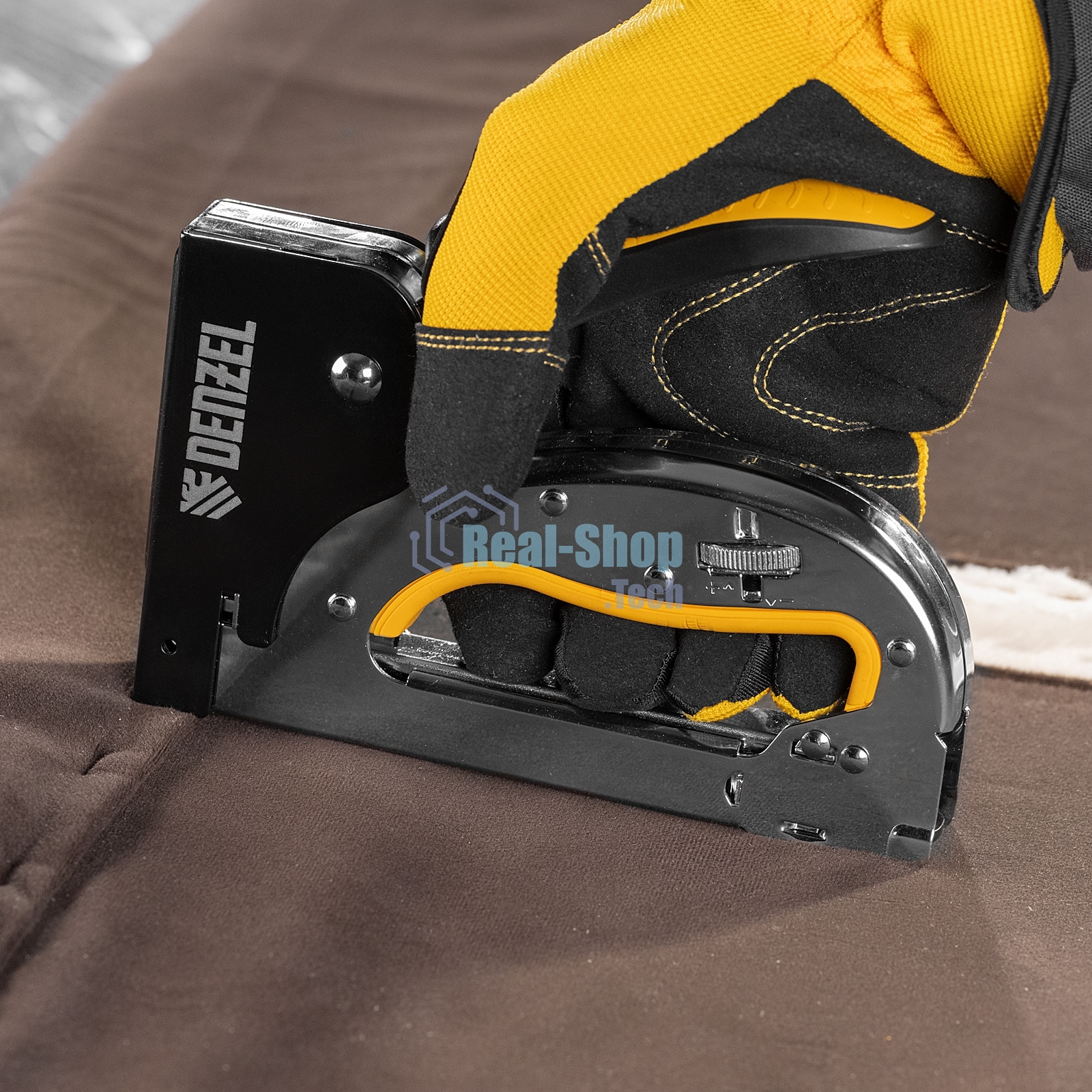 Степлер Denzel металл., скобы в комплекте, плавная регулировка удара, 2К рукоятка, тип 53, 4-14 мм