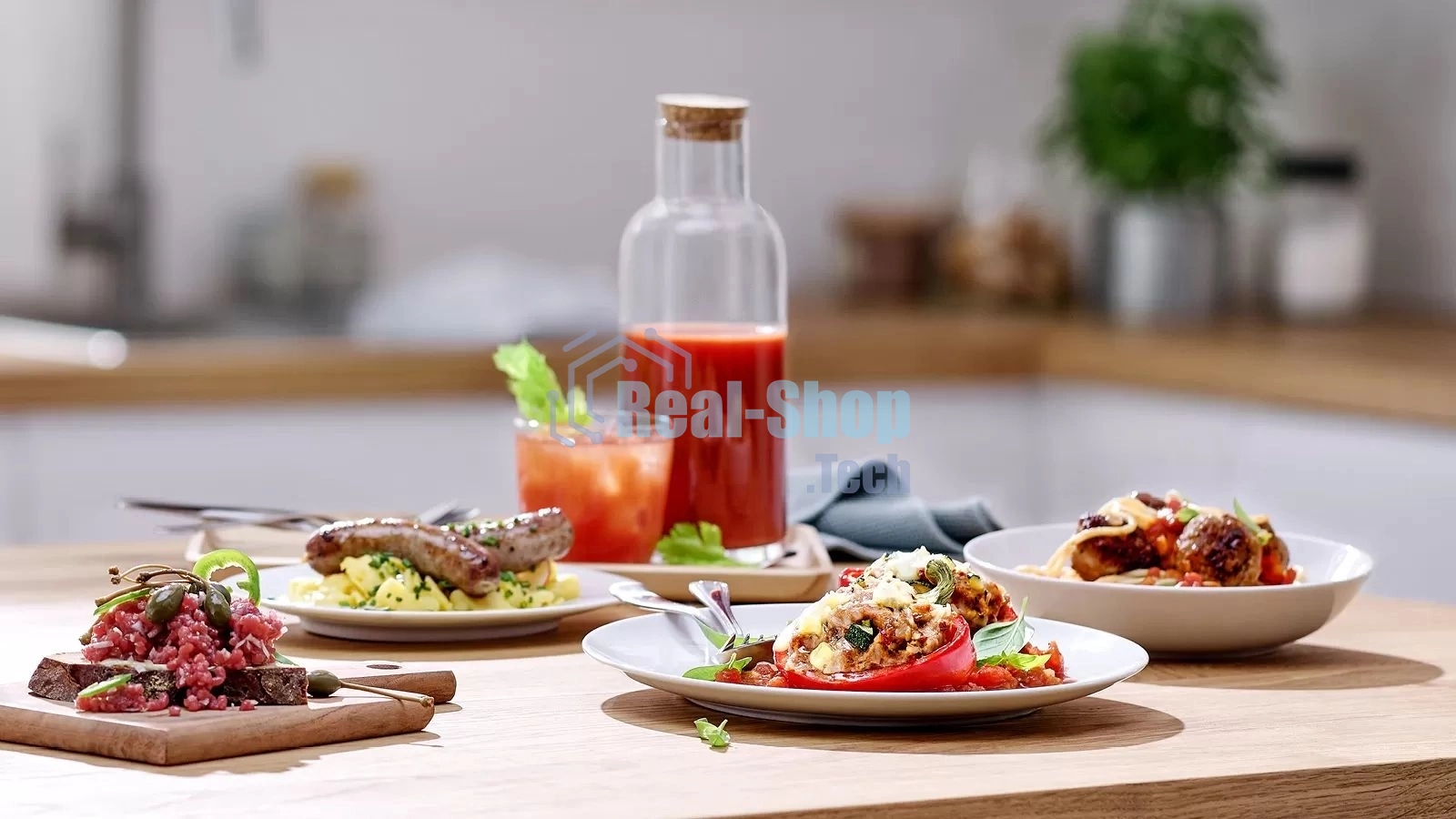 Мясорубка электрическая Bosch MFW67440 черный, 2000 Вт, 3.5 кг/мин, реверс, защита от перегрузки, насадки - 4